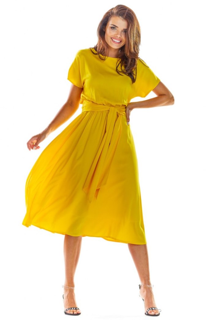 Sukienka Midi - Z Krótkim Rękawem - żółta